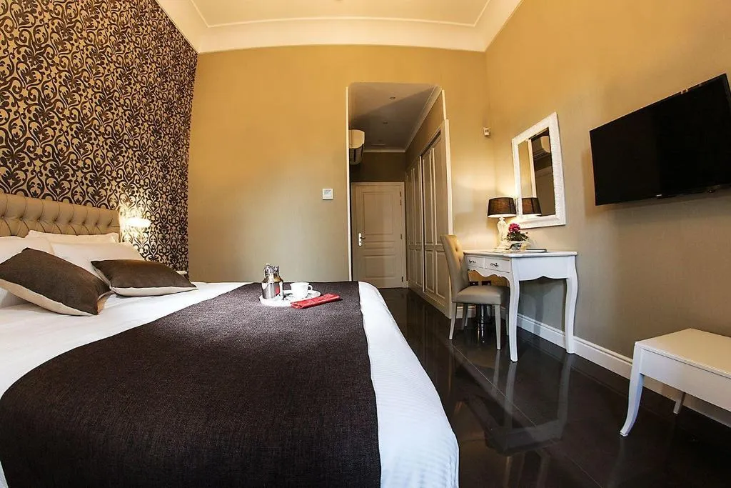 Room, Villa San Martino, Naples