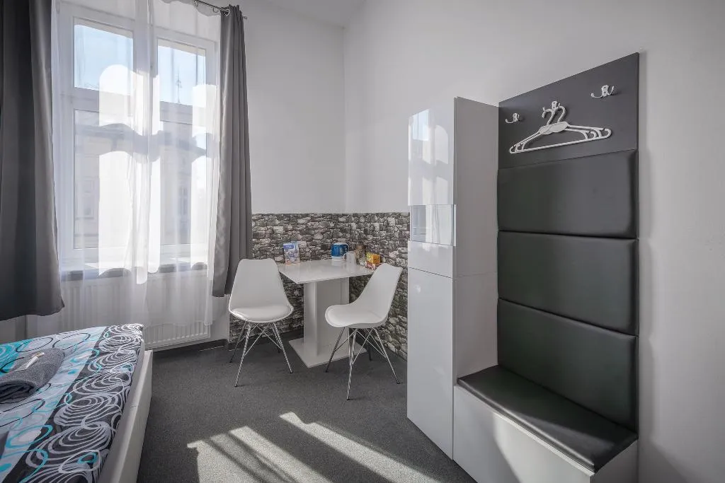 SINGLE STANDARD Room, 70s Guest room, Krakow
