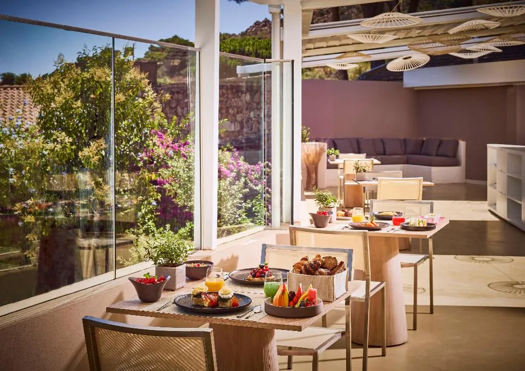 Restaurant, Baia di Chia Resort Sardinia, Curio Collection, Cagliari