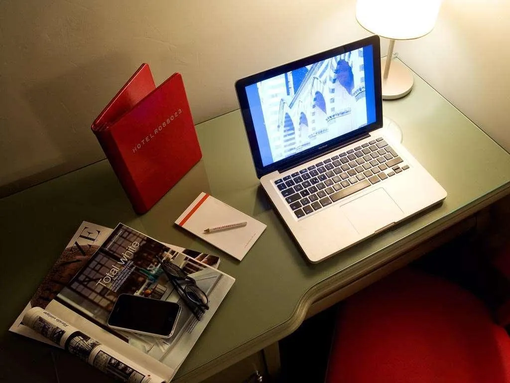 Room, Rosso23, Florence