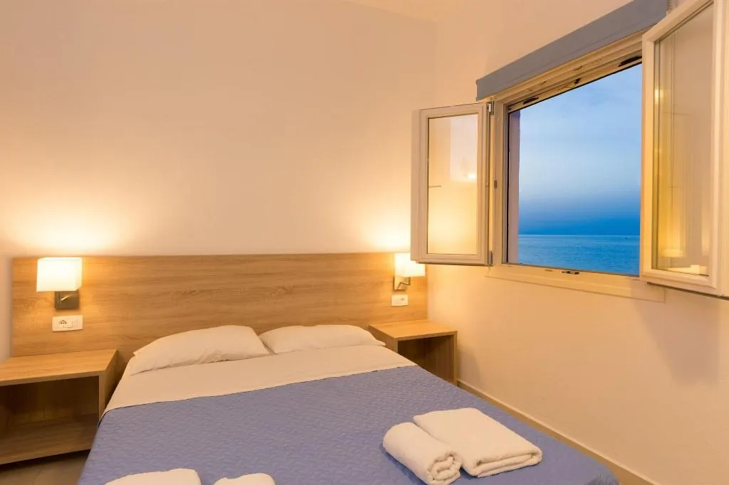 General view, Socrates Apartments & Restaurant, Crete