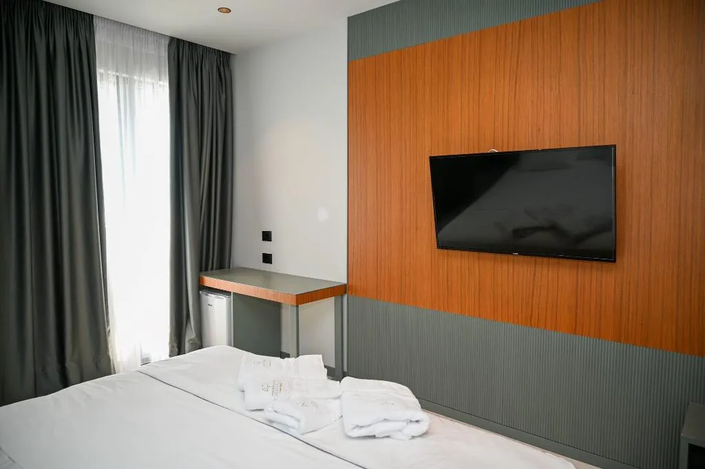 Room THREE BEDS Room, Adria Palace Hotel, Durres