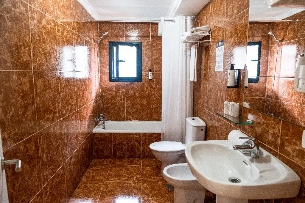 TRIPLE STANDARD Room, Adonis Capital, Tenerife