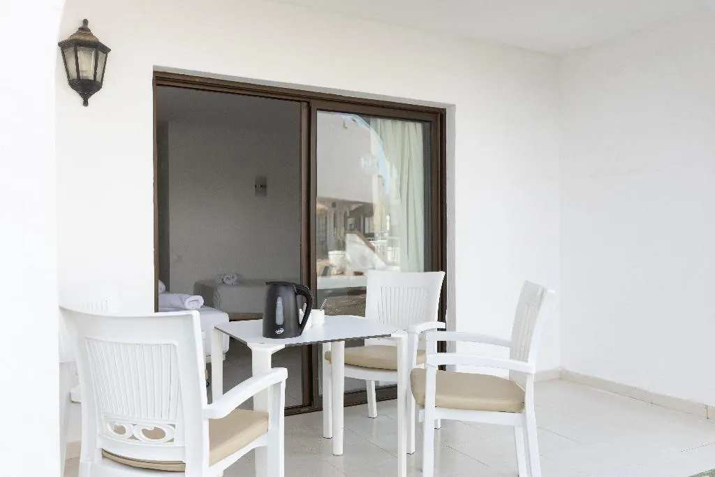 APARTMENT CAPACITY 4 Room, Apartamentos Hesperia Bristol Playa, Fuerteventura
