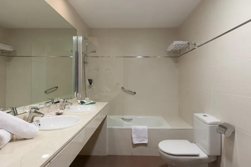 Room, Avant Aeropuerto (122197), Madrid