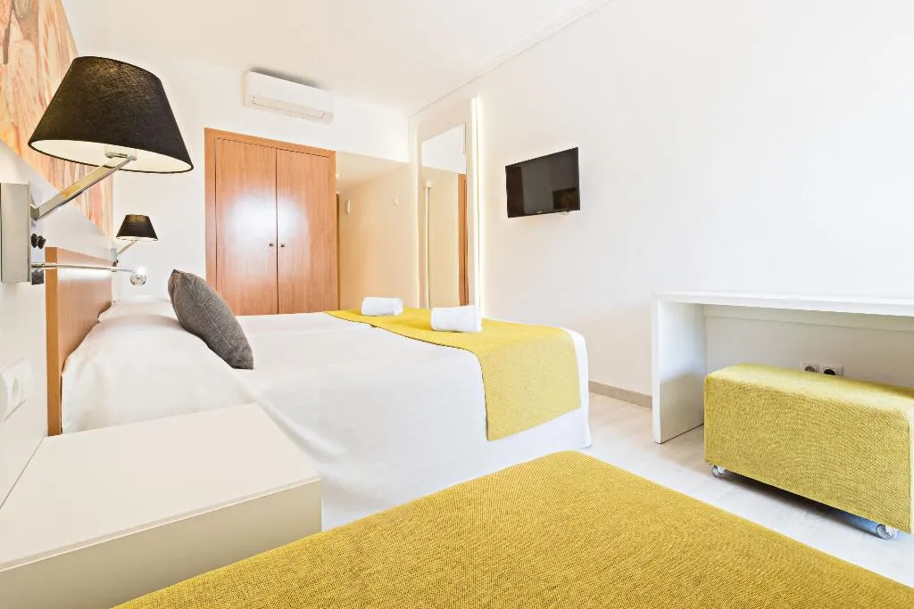 TWIN PREMIUM Room, AzuLine Hotel Pacific, Ibiza
