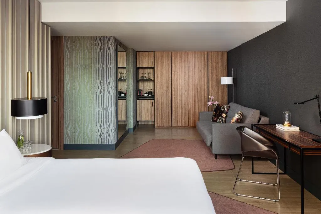 JUNIOR SUITE STANDARD Room, NH Collection Amsterdam Flower Market, Amsterdam