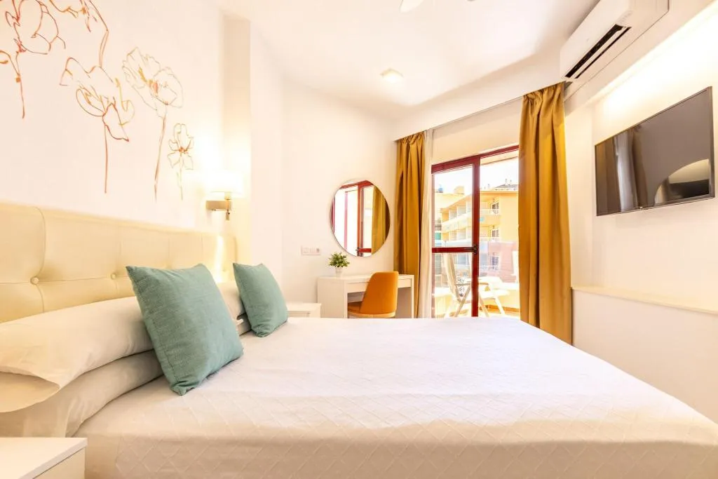 Double or Twin WITH DOUBLE BED Room, Angela, Costa Del Sol