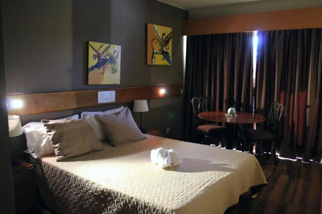 Double or Twin CAPACITY 3 Room, Meia Lua, Porto