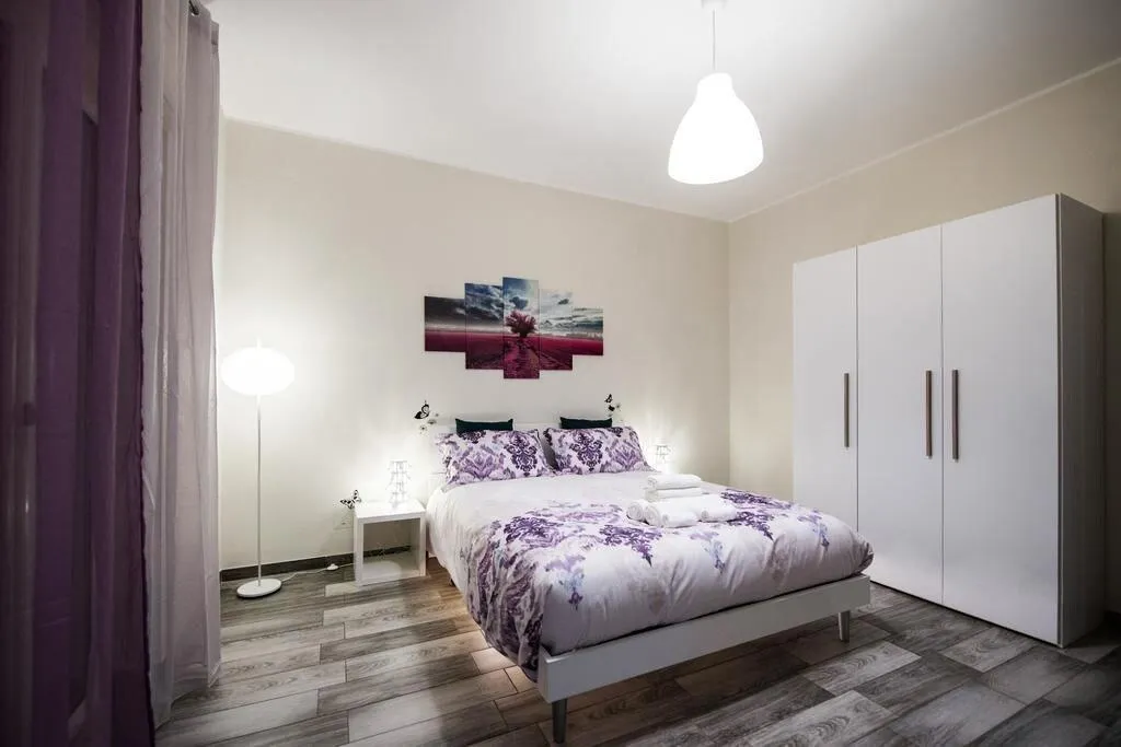 Room, Linea1 B&B, Naples
