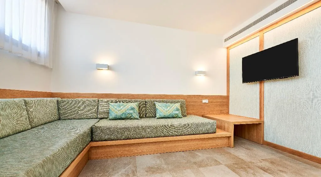 FAMILY ROOM SUPERIOR Room, Insotel Punta Prima Resort & Spa, Menorca