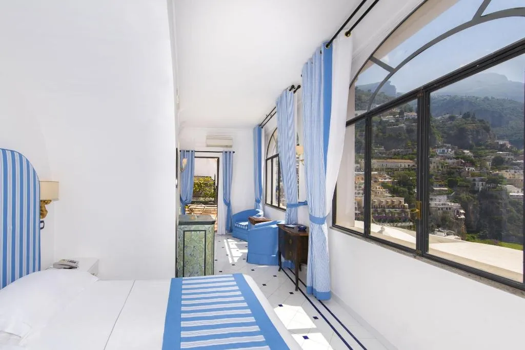Room, Miramare, Naples