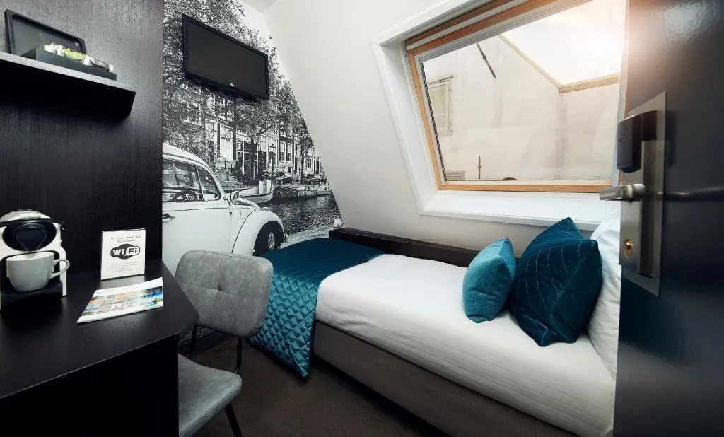 Room, Singel, Amsterdam