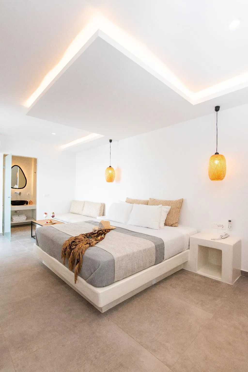SUITE DELUXE Room, Caldera Cliff Illusion Suites, Santorini