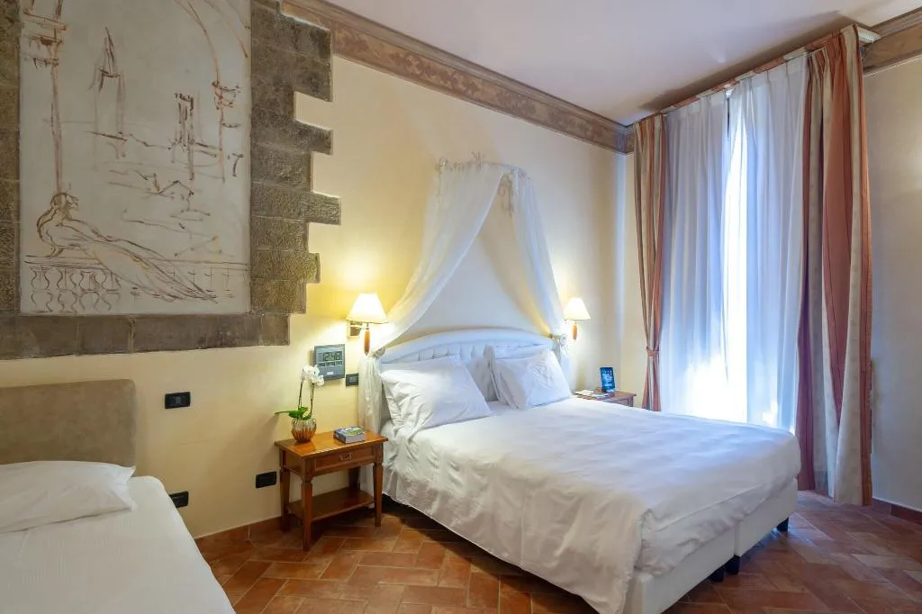 TRIPLE SUPERIOR WITH DOUBLE BED Room, Davanzati, Florence
