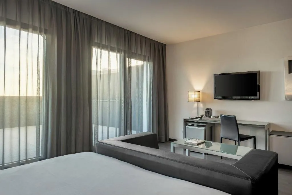 DOUBLE SUPERIOR KING BED Room, Ac Madrid Atocha, Madrid