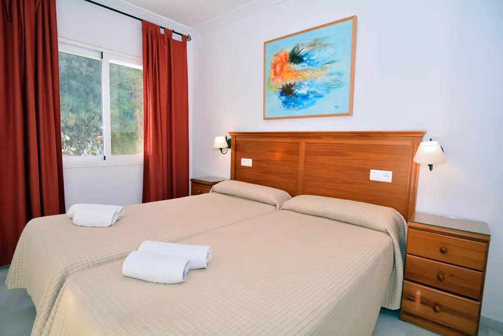 APARTMENT CAPACITY 4 Room, Apartamentos HC Burriana Playa, Costa Del Sol
