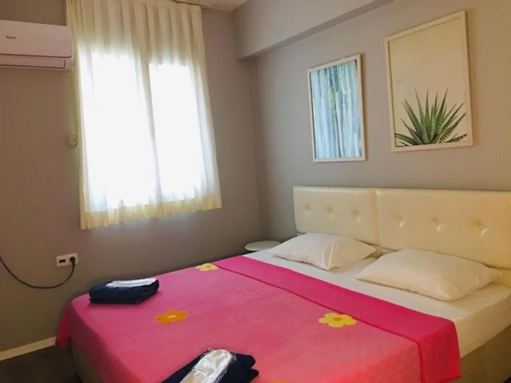 APARTMENT TWO BEDROOMS ONE BATHROOM Room, Deka Evleri, Izmir