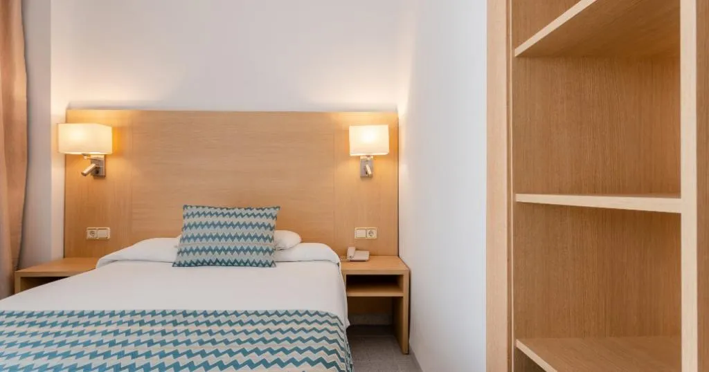 SINGLE SUPERIOR WITH BALCONY Room, Riutort, Majorca
