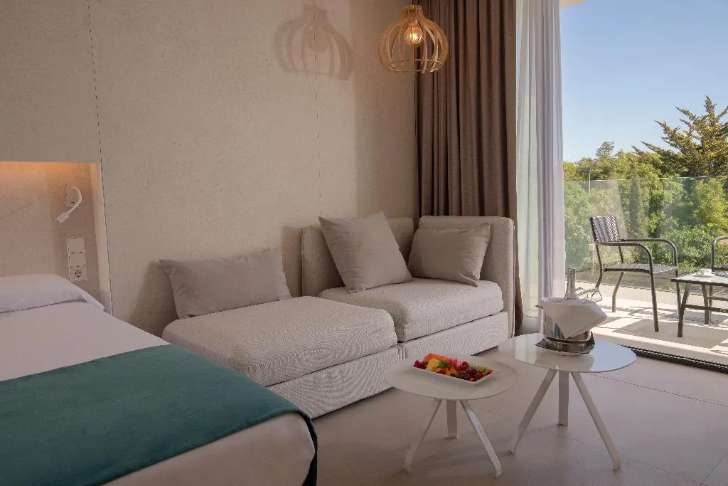 JUNIOR SUITE WITH TERRACE Room, Cosmopolitan, Majorca