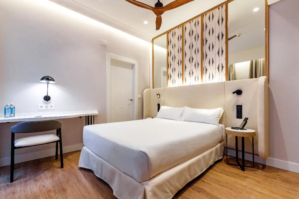 Double or Twin STANDARD Room, Petit Palace Plaza de la Reina, Valencia