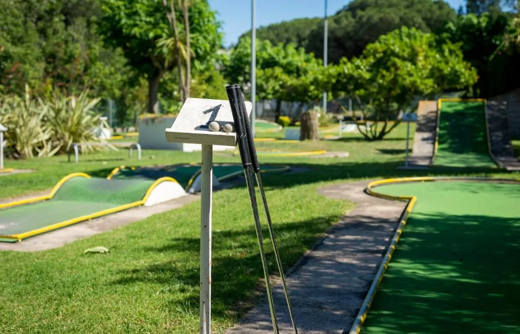 Sports and Entertainment, Ancora, Costa Brava