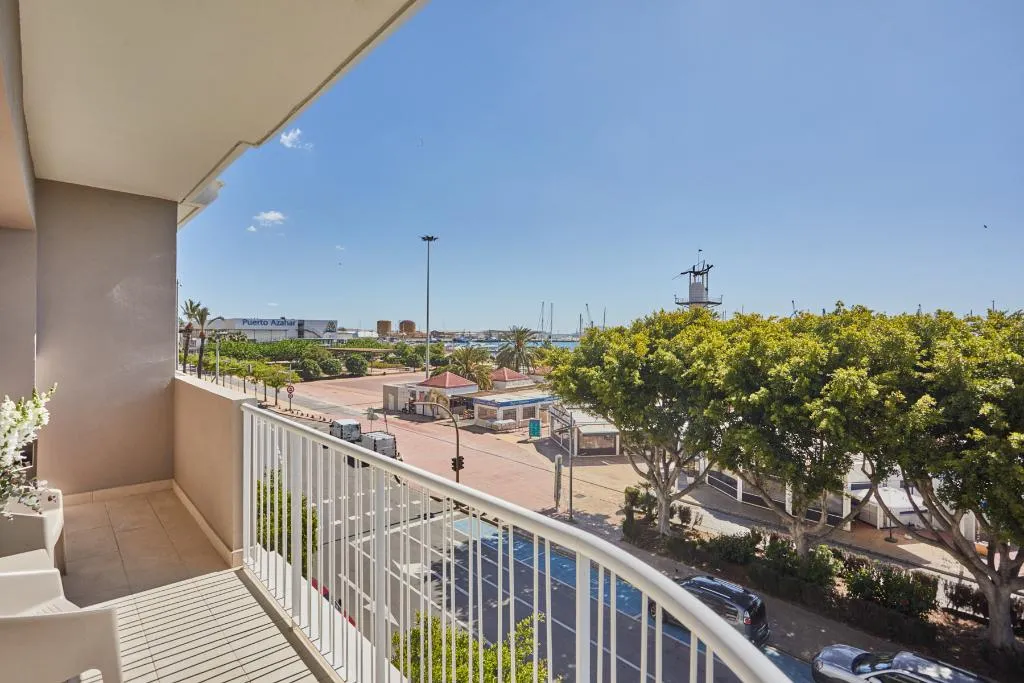 JUNIOR SUITE DELUXE Room, Silken Turcosa 3* Sup, Valencia