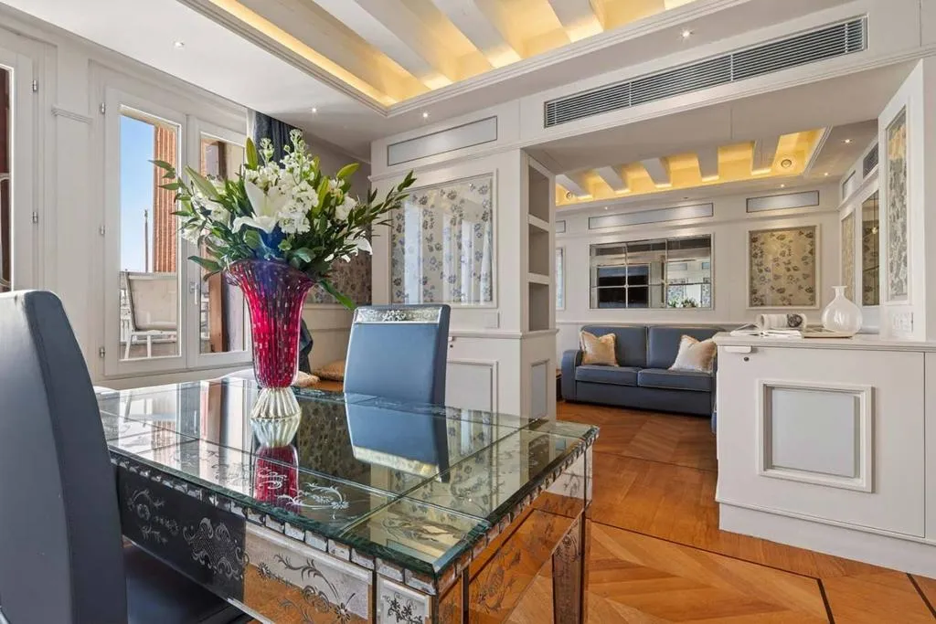 Room, Canaletto Luxury Suites – San Marco Luxury, Venice