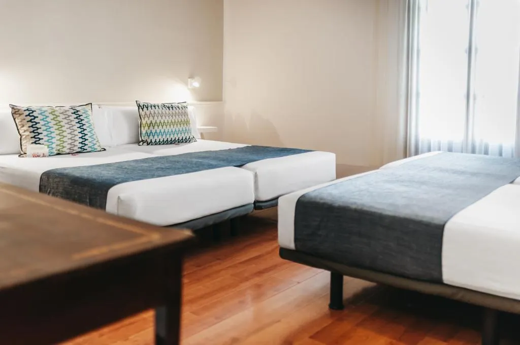 QUADRUPLE STANDARD Room, Oriente Atiram Hotel, Barcelona