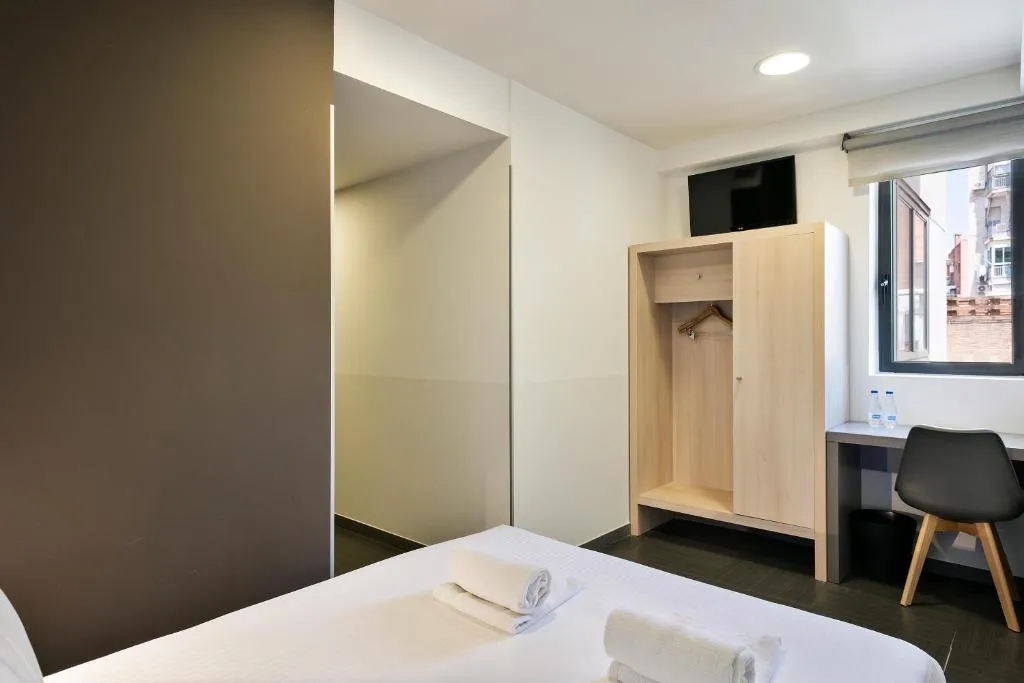 DOUBLE SINGLE USE ECONOMY Room, Laumon, Barcelona