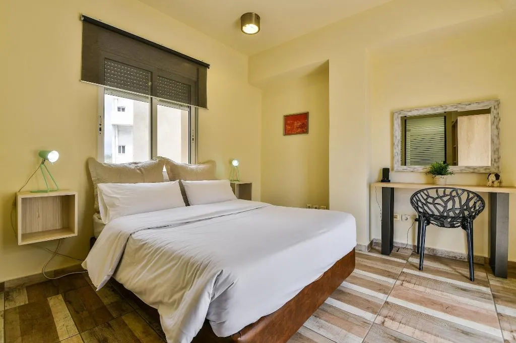 Room, Athens Way Lofts, Athens