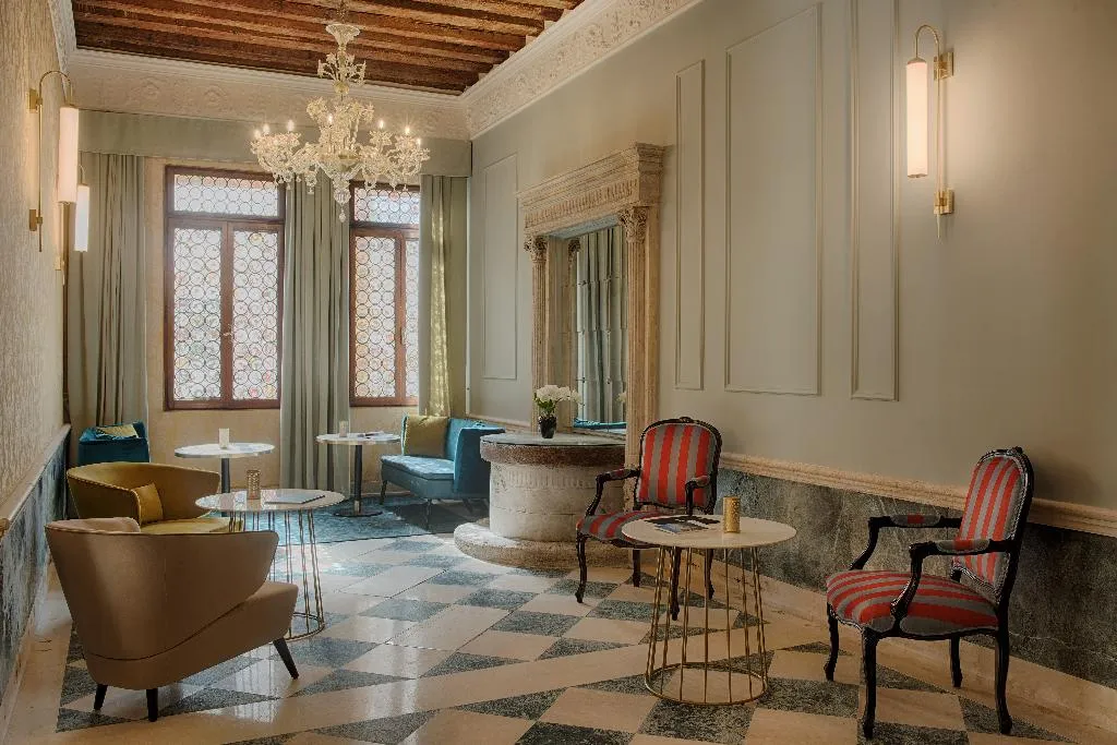 Lobby, NH Venezia Santa Lucia, Venice