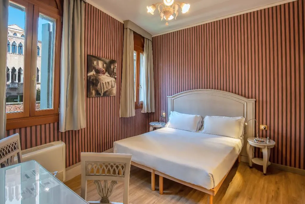 Double or Twin STANDARD Room, La Fenice et des Artistes, Venice