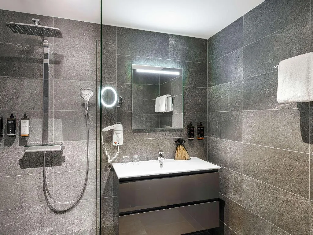 DOUBLE WITH DOUBLE BED Room, Mercure Hotel Amsterdam Sloterdijk Station, Amsterdam