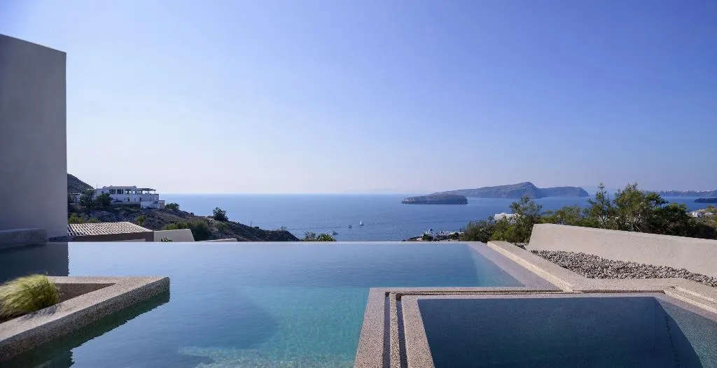 SUITE SEA VIEW WITH PRIVATE POOL Room, Potnia Theron Suites, Santorini