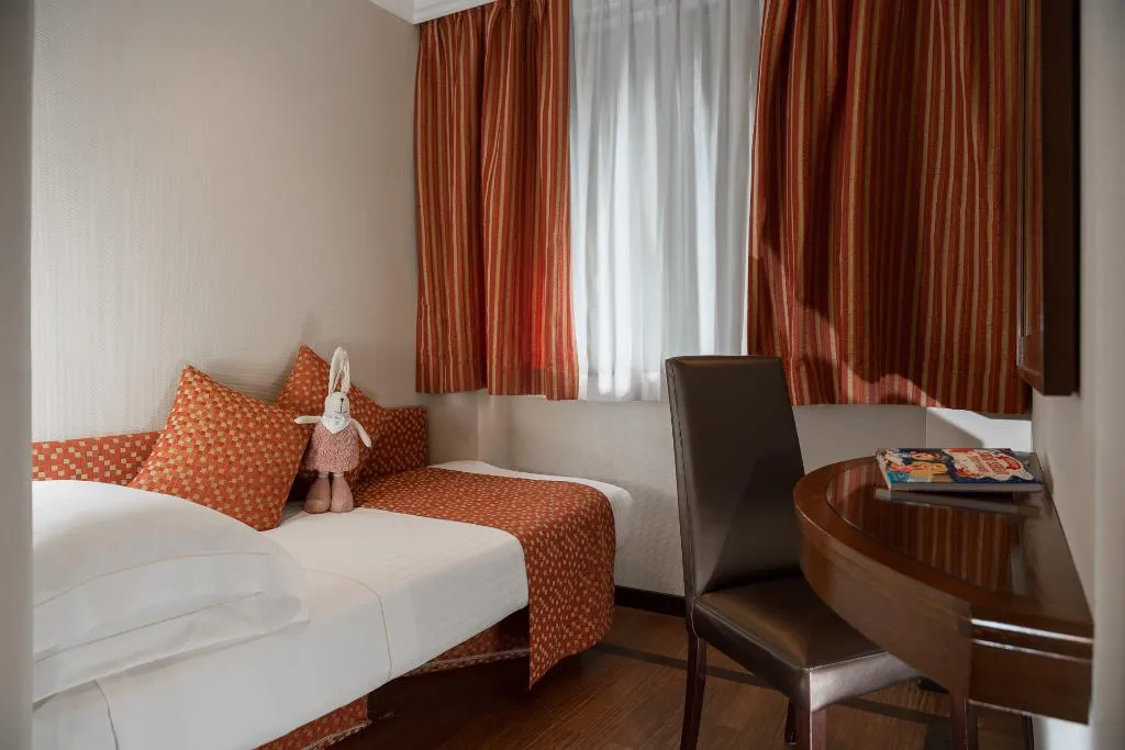 FAMILY ROOM DELUXE Room, Grand Hotel Adriatico, Florence