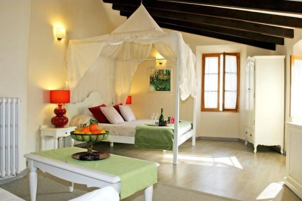 Room, Can Abril, Majorca
