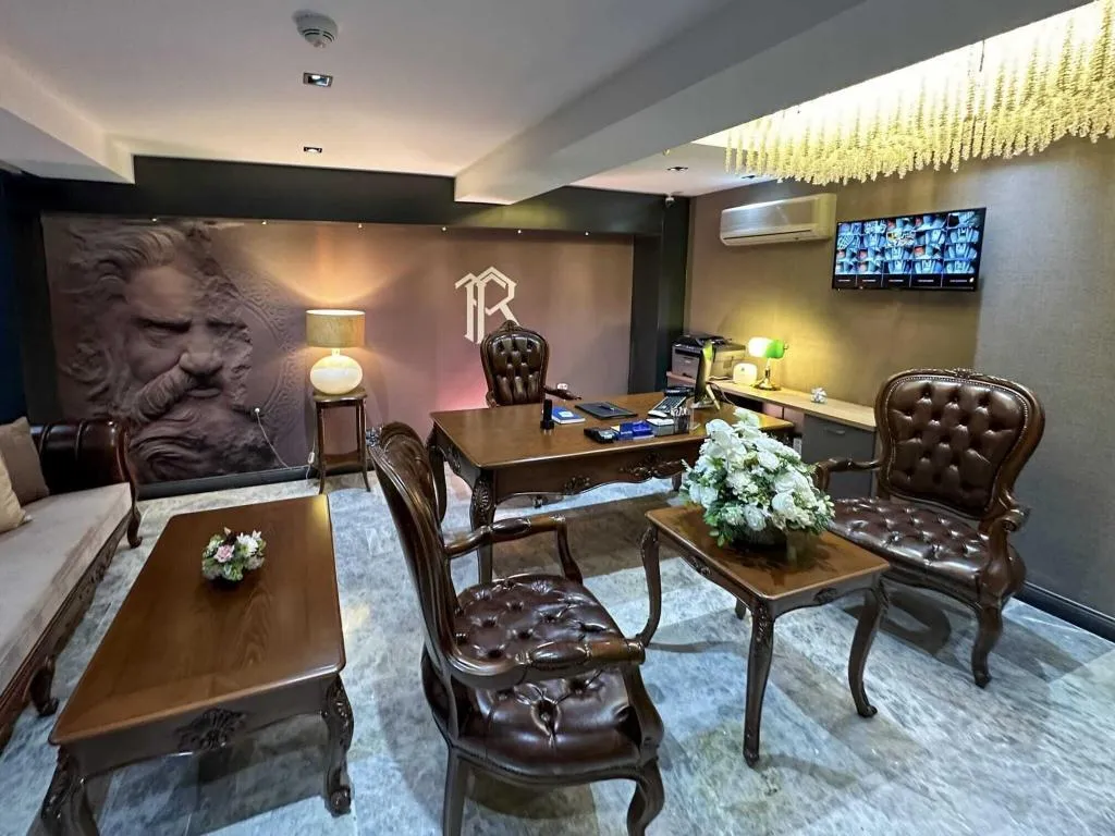 Lobby, The Royal's Hotel, Izmir