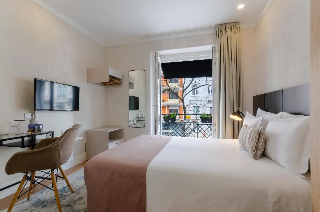 DOUBLE WITH BALCONY Room, LX51 Lisbon Center - Studios & Suites by APT IIN, Lisbon