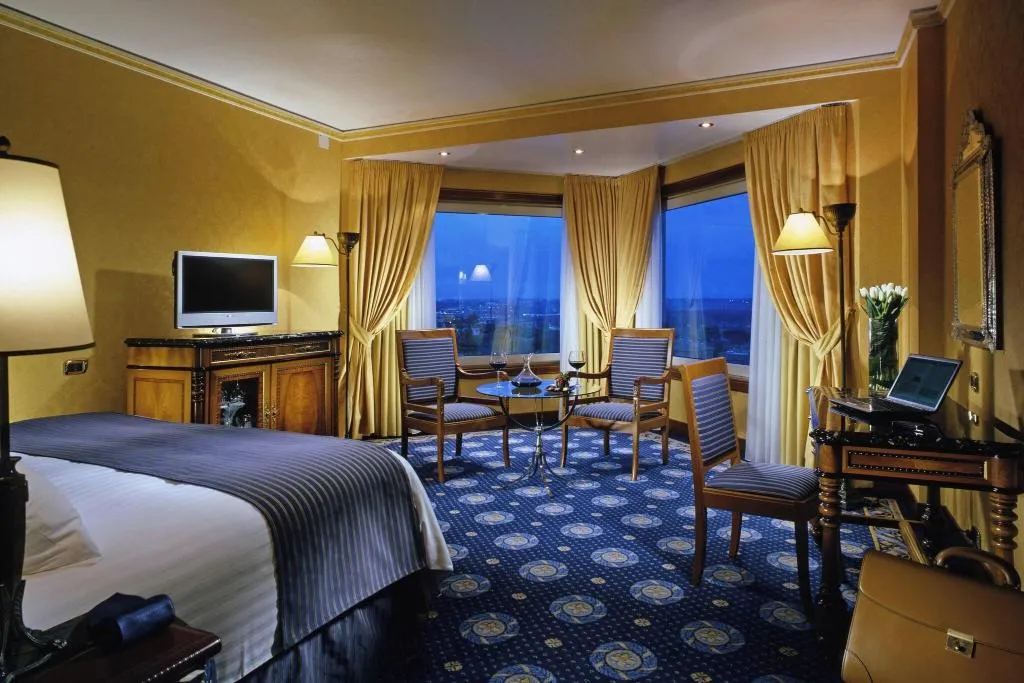 DOUBLE EXECUTIVE KING BED Room, Marriott Hotel Rome Park, Rome