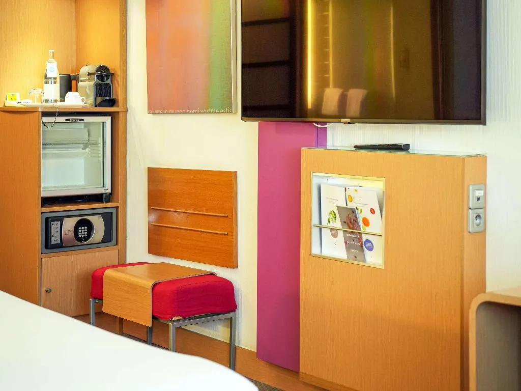 TWIN SUPERIOR Room, Novotel Tunis, Tunisia