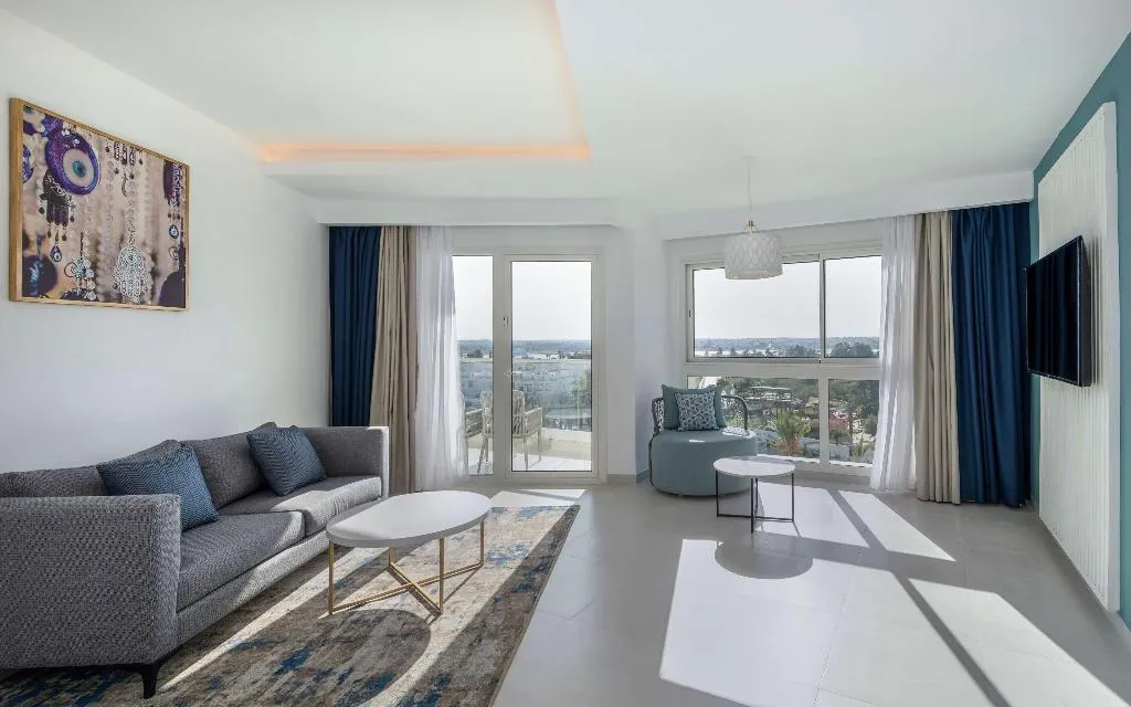 SUITE DELUXE ONE BEDROOM Room, Hilton Skanes Monastir Beach Resort, Tunisia