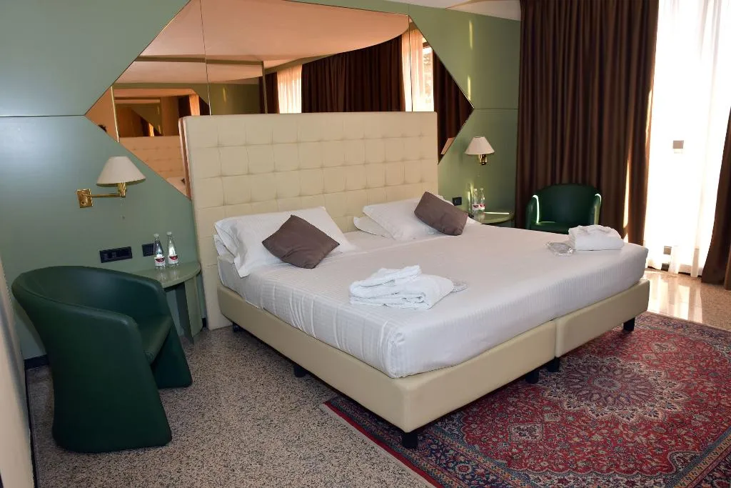QUADRUPLE STANDARD Room, Hotel Diamante, Milan