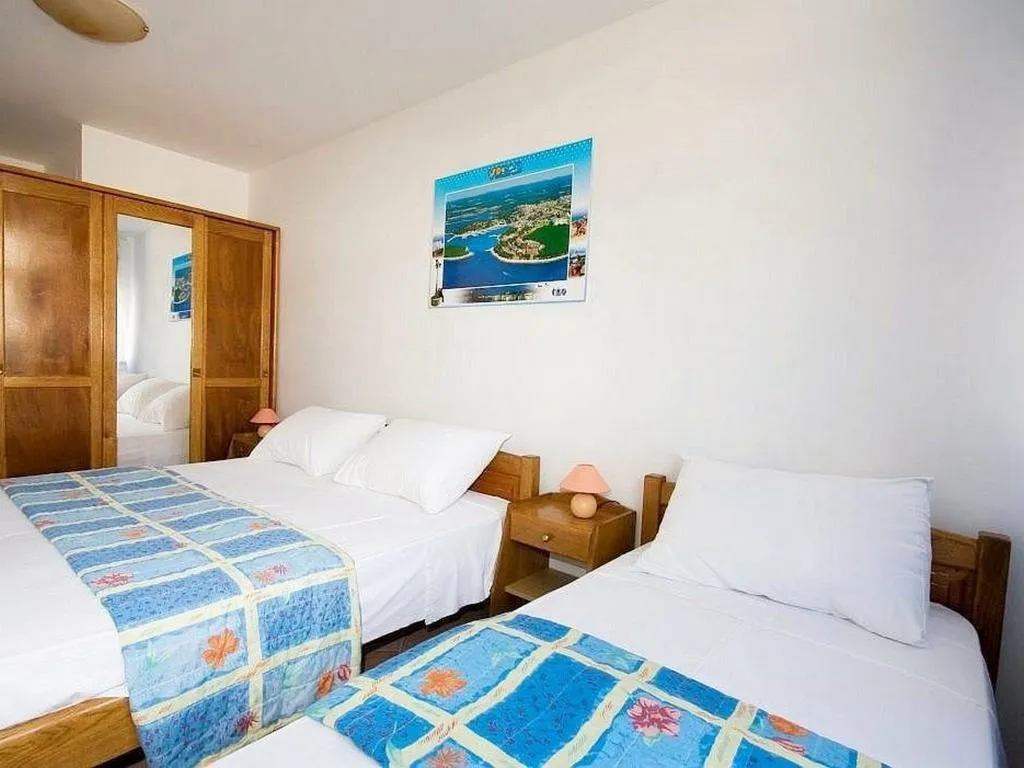 STUDIO CAPACITY 3 Room, Apartments Valentin Vrsar, Istria