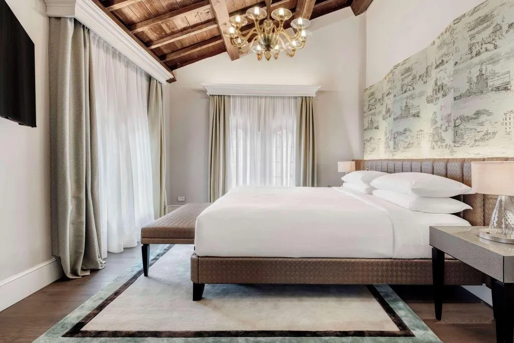 Room, Hilton Molino Stucky Venice, Venice