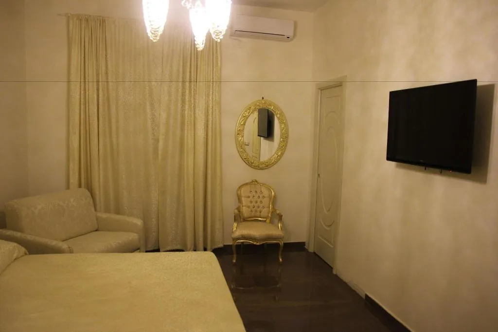 Room, Guesthouse Maria Francesca, Naples