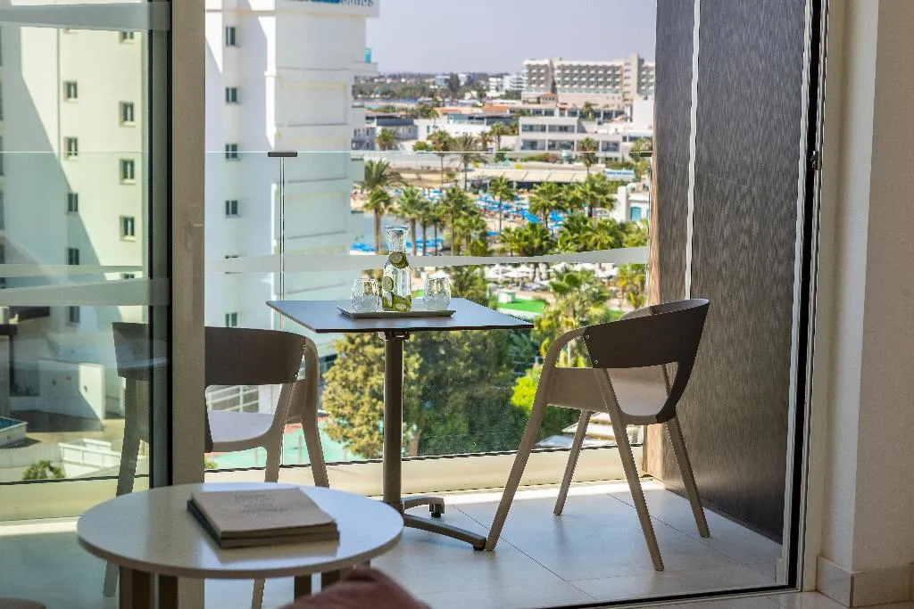 TWIN SIDE SEA VIEW Room, Chrysomare Beach Hotel & Resort, Cyprus