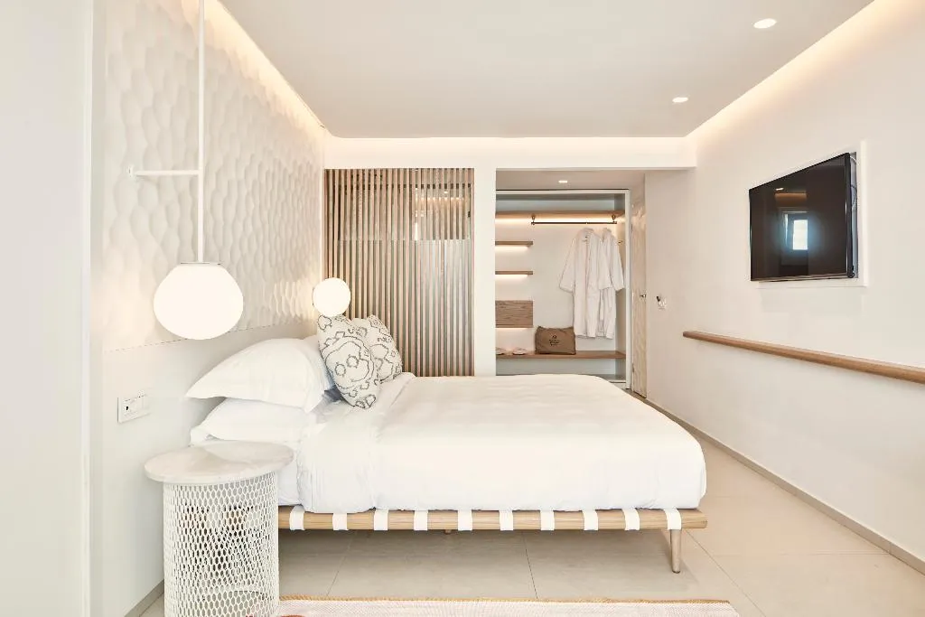DOUBLE DELUXE GARDEN VIEW Room, Myconian Kyma, a Member of Design Hotels, Mykonos