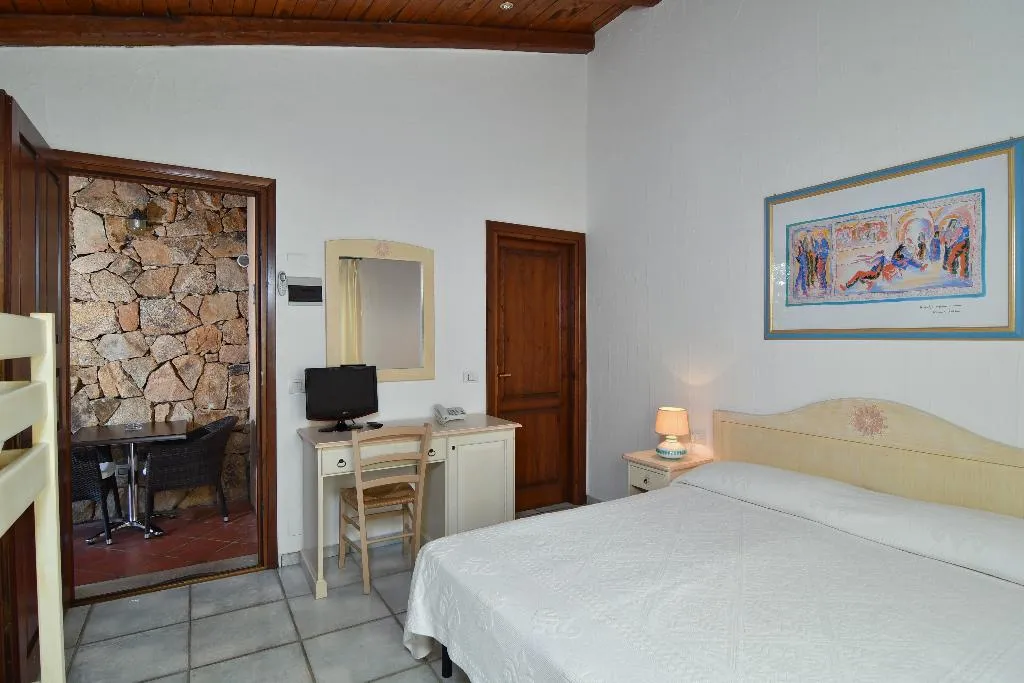 QUADRUPLE COMFORT Room, Li Suari Club Village, Olbia