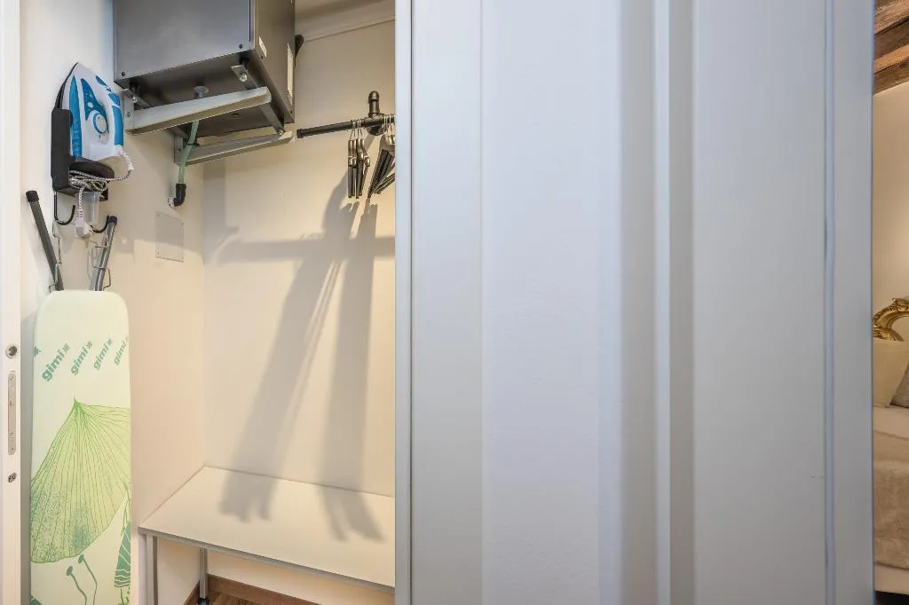 APARTMENT ONE BEDROOM TWO BATHROOMS Room, Palazzo Paruta, Venice